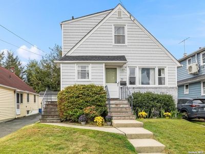 23 Cottonwood Road, Port Washington, NY, 11050