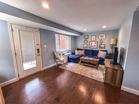 4th image of 2123 19th St N APT 1