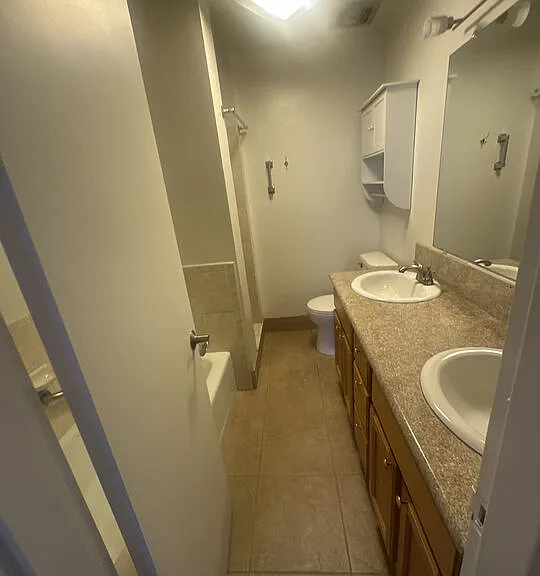 100 S Doheny Dr #213 — Photo 40
