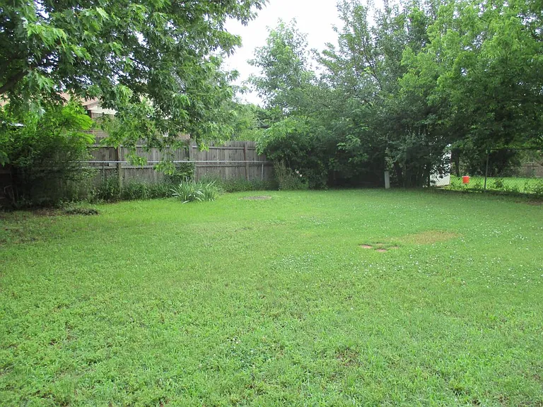1013 NW 25th St — Photo 27