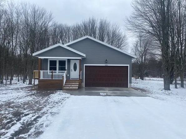6880 Heights Ravenna Rd, Fruitport, MI 49415