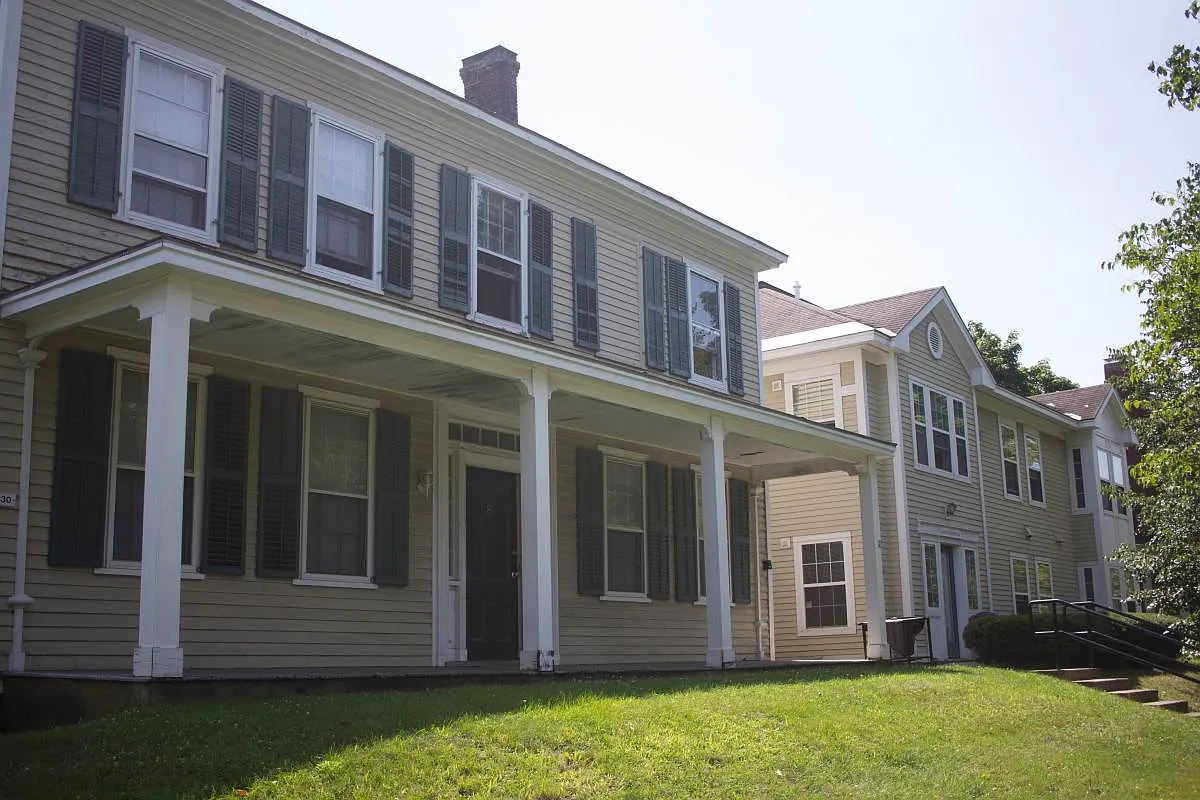 2 bed, $2,400 — Photo 1