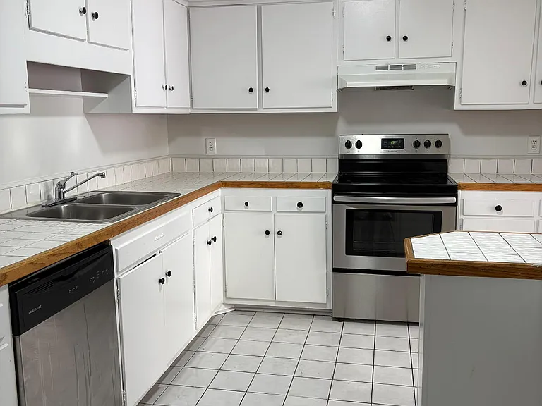 571 Winding Creek Rd #F — Photo 7
