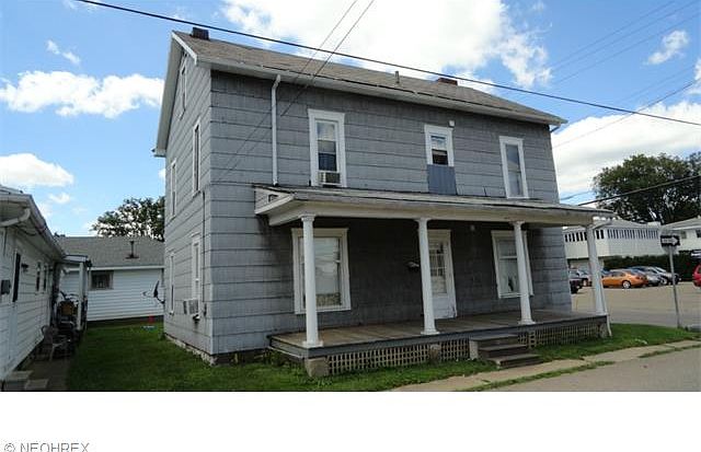 1st image of 224 1st Dr NW