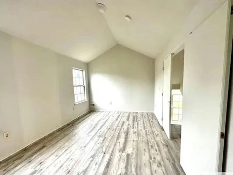 124 Salem Rd — Photo 6