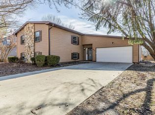 809 Ayrshire Cir, Champaign, IL 61820