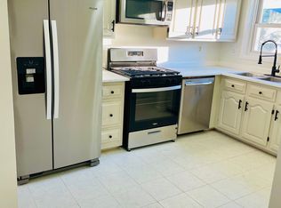 61 Middlebury St, Lawrence, MA 01841