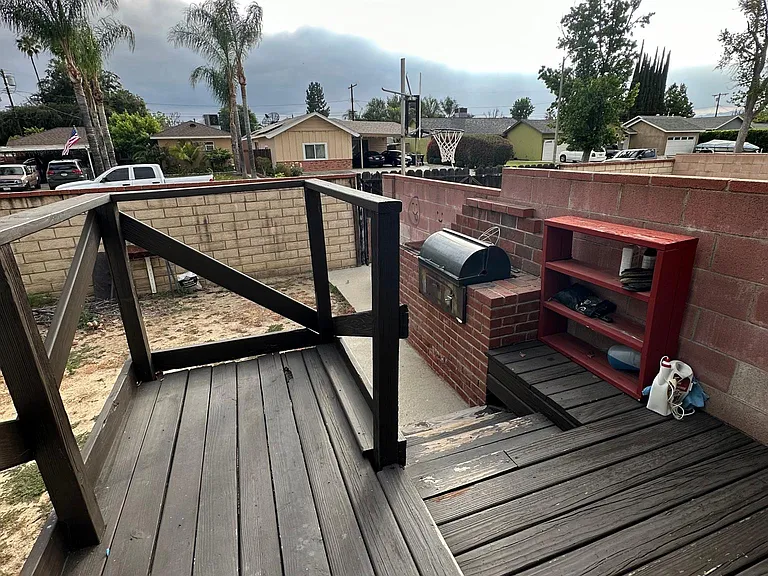 20557 Hart St — Photo 11