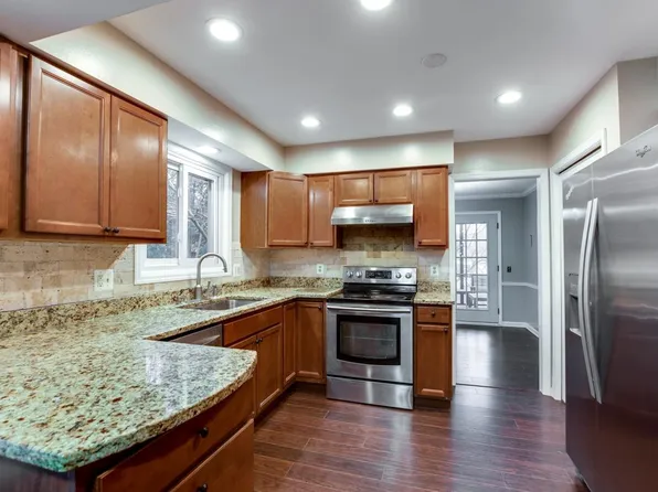 7420 Kenyon Dr, Middleton, WI 53562