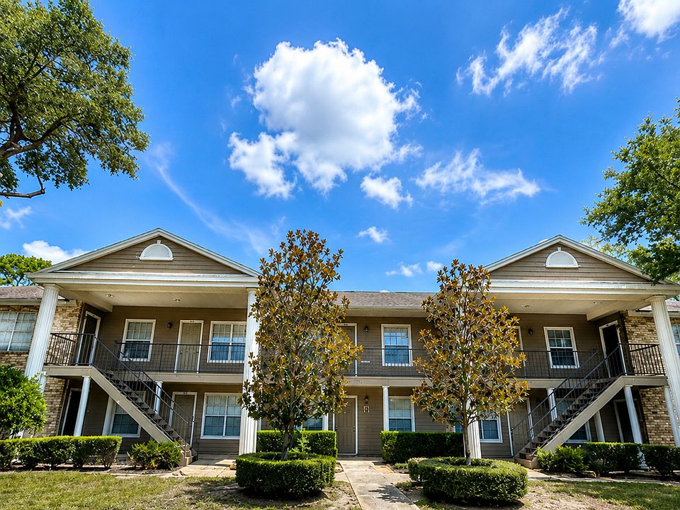 1st image of 109 Reserve Cir APT 213