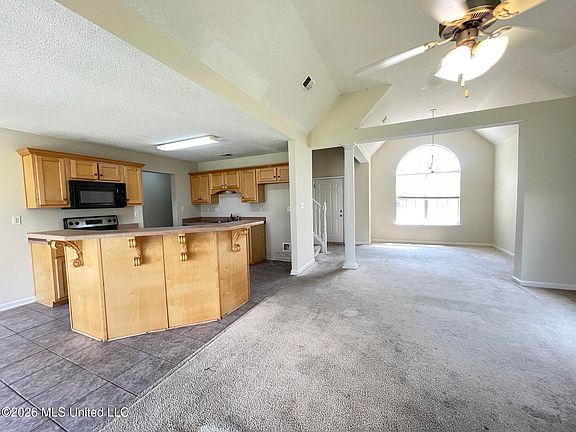 4th image of 1158 Warwick Pl