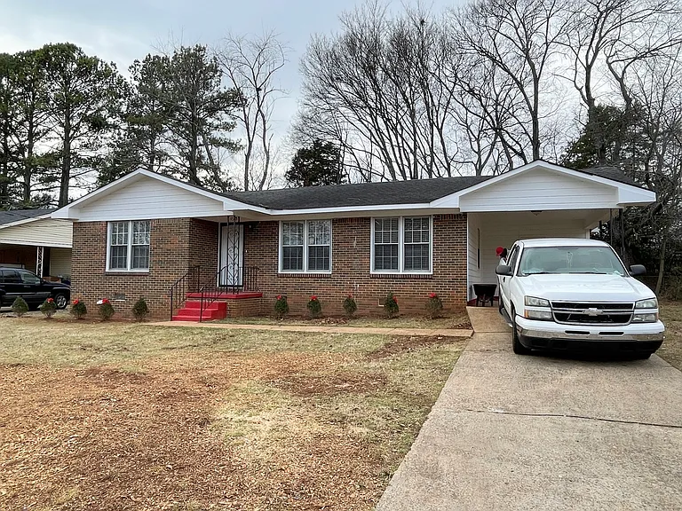 615 Austin Dr NW — Photo 1