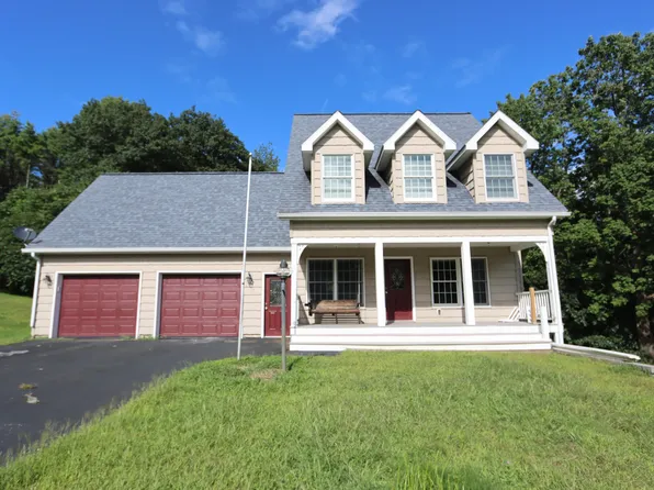 17 Waters Edge Drive, Lewiston, ME 04240