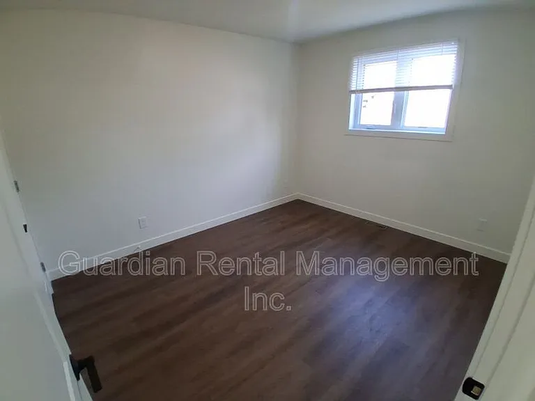 577 Syndicate Ave S — Photo 12