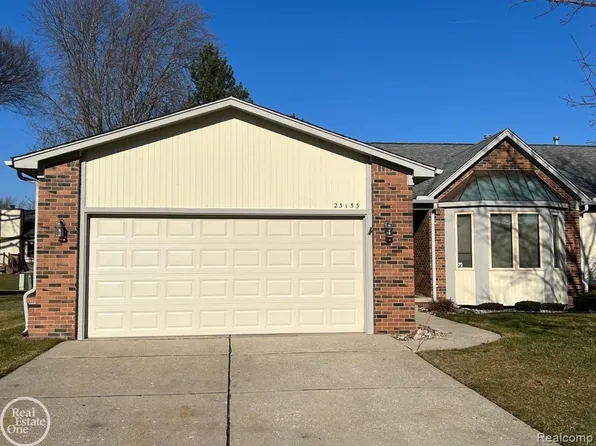 23153 Pine Tree Cir, Macomb, MI 48042