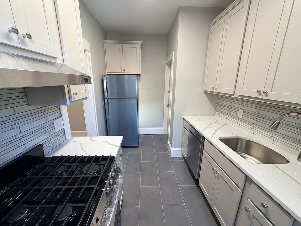 1st image of 32 Park Vale Ave APT 5