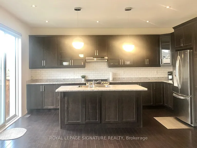 953 Logan Dr — Photo 18