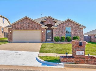 11213 NW 97th St, Yukon, OK 73099