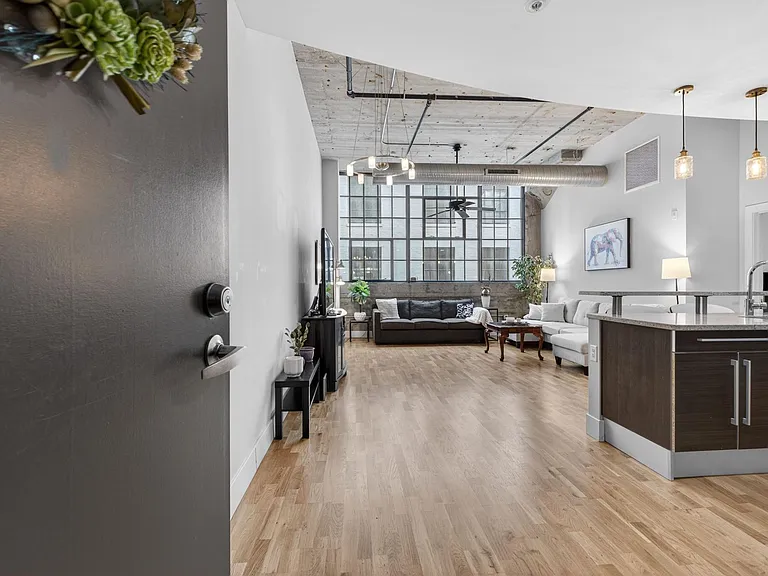 4100 Forest Park Ave #427 — Photo 5