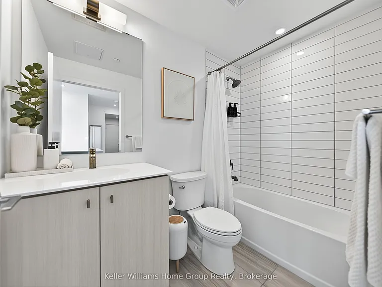 15 Wellington St S #2402 — Photo 17