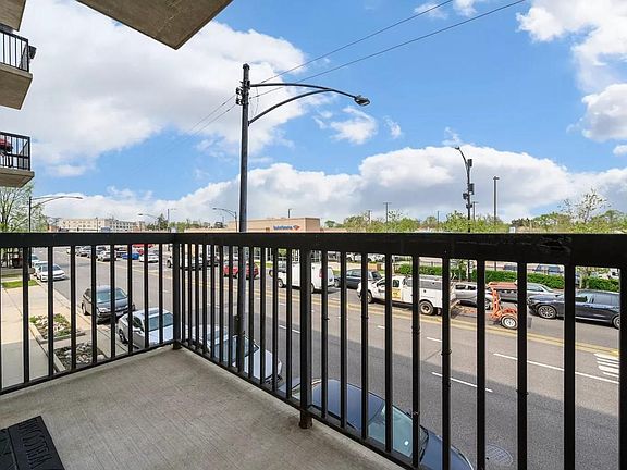 3rd image of 5978 N Lincoln Ave