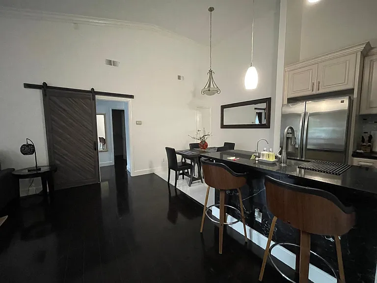 10551 Lakeside Dr S — Photo 3