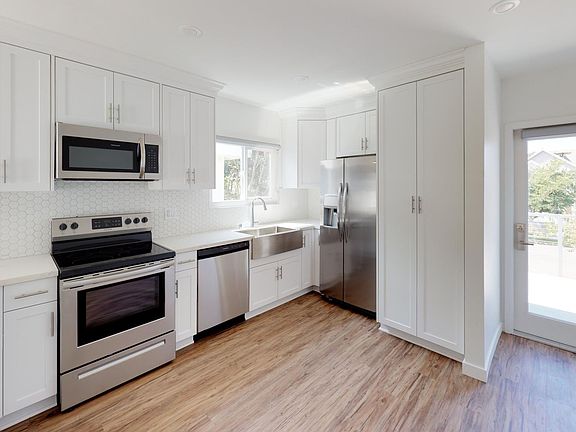 2nd image of 435 D Ave APT C