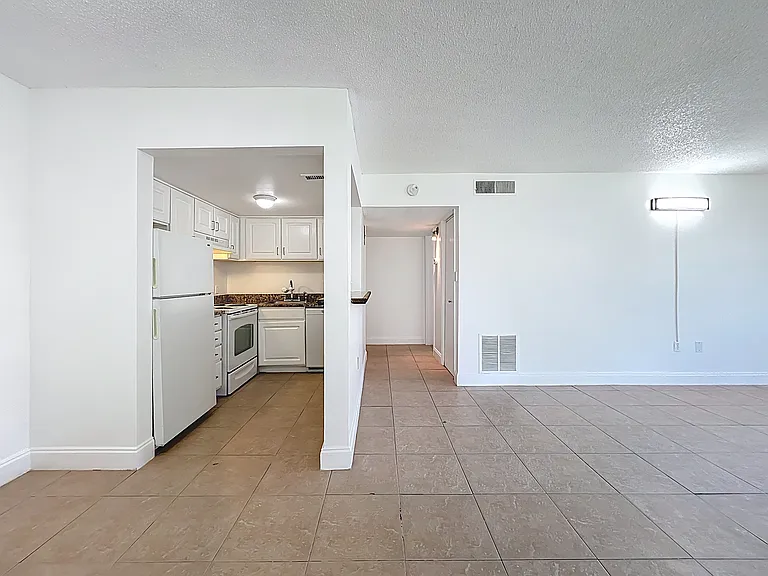 2569 N Alafaya Trl #135 — Photo 5
