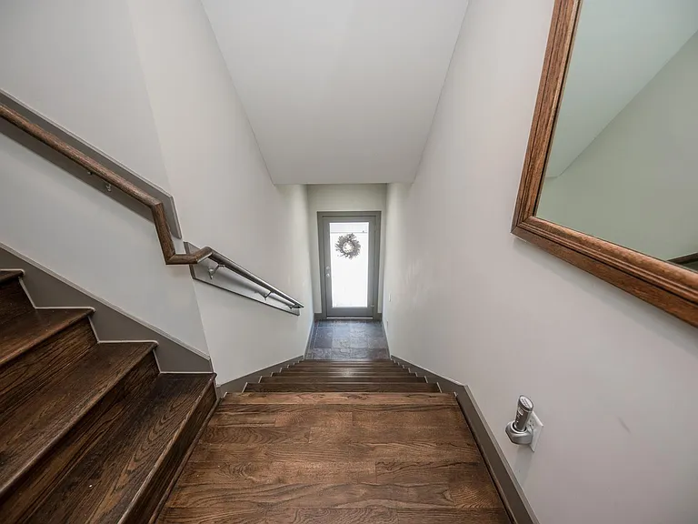 1535 Birdsall St #C — Photo 6