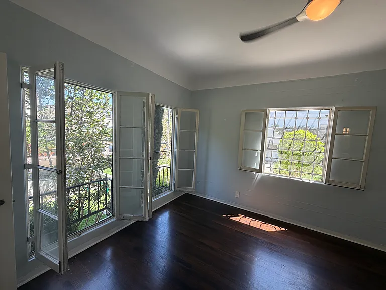 1047 S Orange Grove Ave #1 — Photo 32