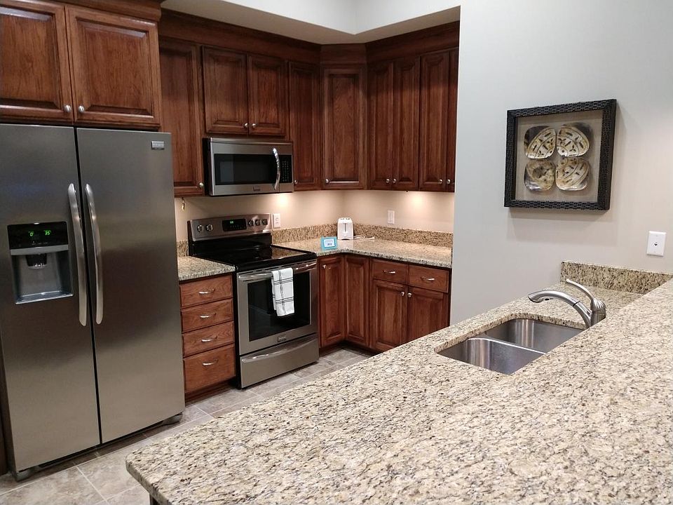 Kitchen, granite countertops, dishwasher