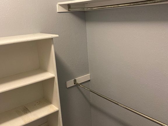3rd image of 118 Samantha Ct