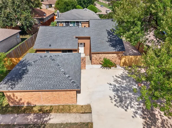 8702 Parkway Forest Dr, Houston, TX 77044