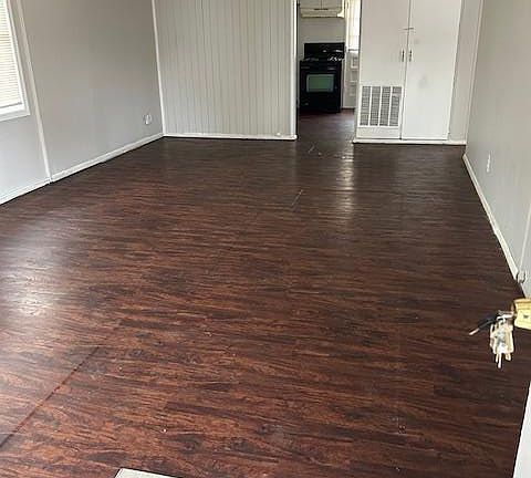 4th image of 6826 Friarwood Dr