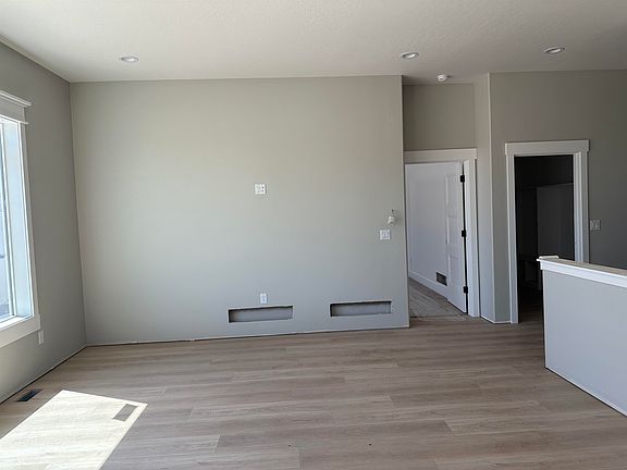 4th image of 764 Barnwood Rd