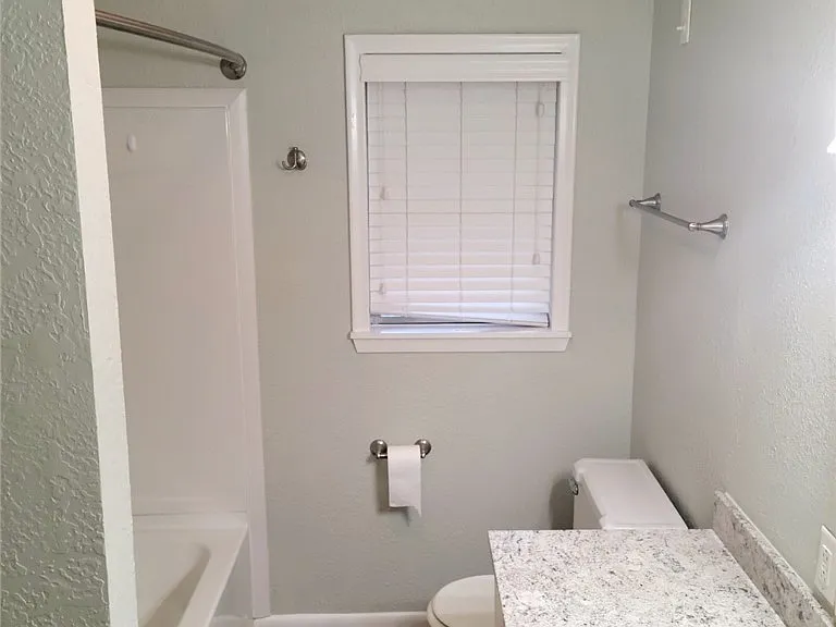 1000 Hereford St — Photo 18