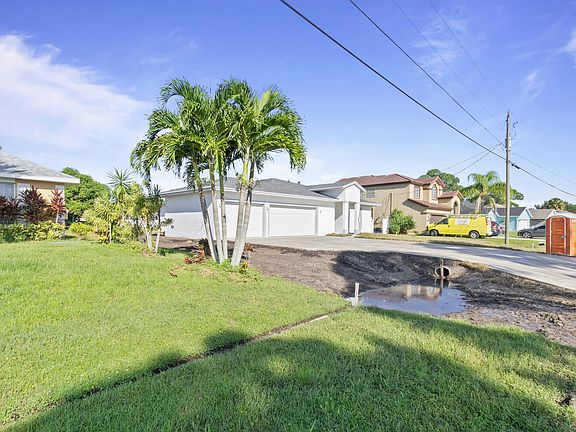 4th image of 3662 SW Ballweg Street