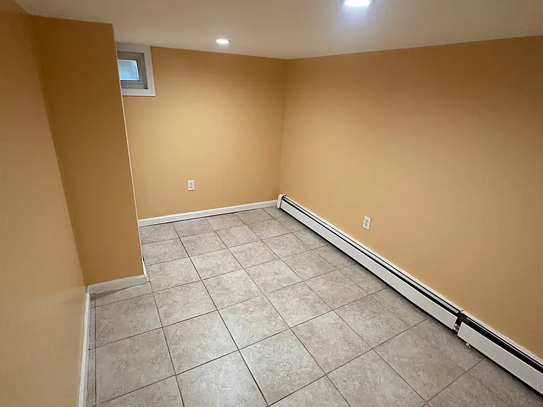166 Holland Ave — Photo 3