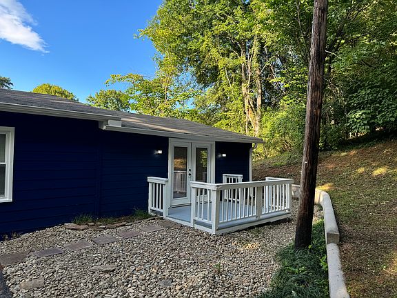 4th image of 1018 E Red Bud Rd