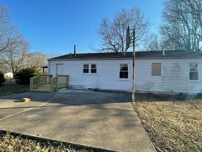 1213 E Wayland St — Photo 16