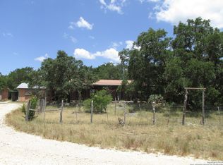 1063 N Little Creek Rd, Utopia, TX 78884