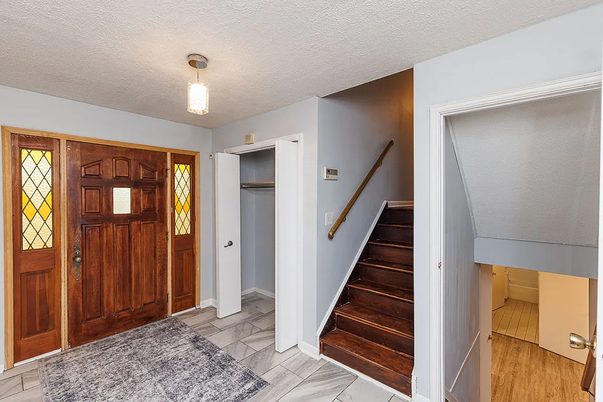 Building Photo - 9409 Croom Acres Dr