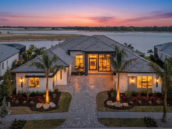 262 Crystal Waters Dr, Sarasota, FL 34240