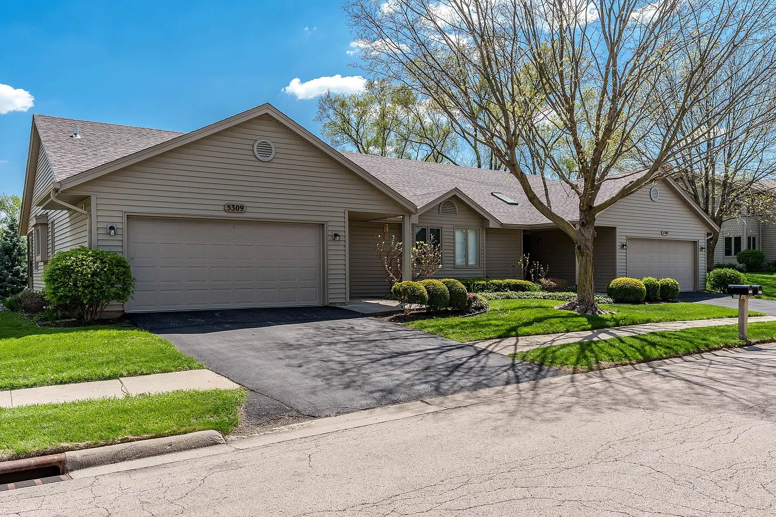5309 Preservation Pointe Dr photo 1