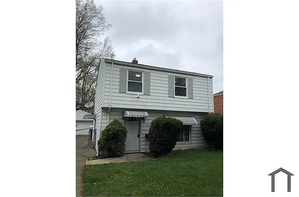 24201 Puritan Ave photo 1