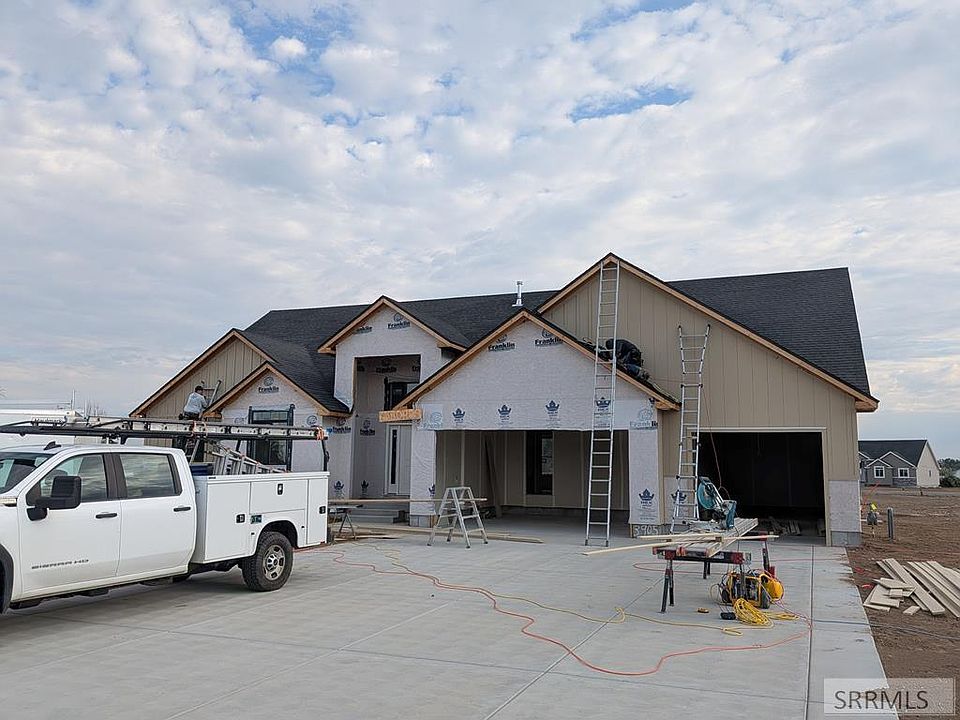 1st image of 3905 E Pepperwood Ln