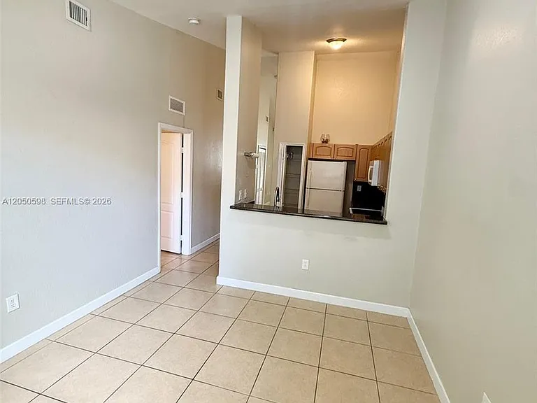 1652 SE 28th St #202 — Photo 17