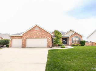 9718 Winchester St, Mascoutah, IL 62258