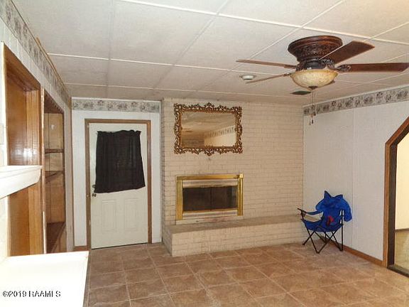 2nd image of 324 Deare St