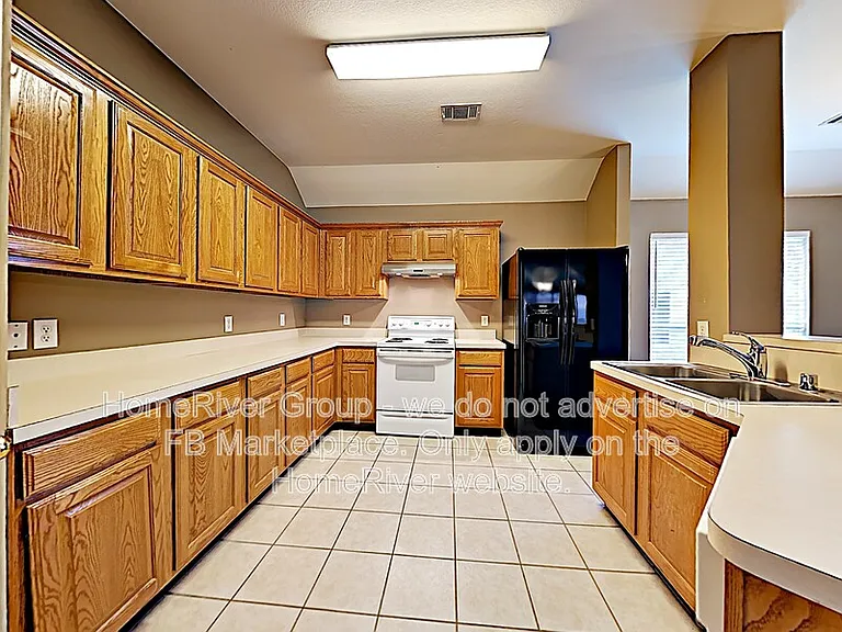 2405 N Brook Dr — Photo 6